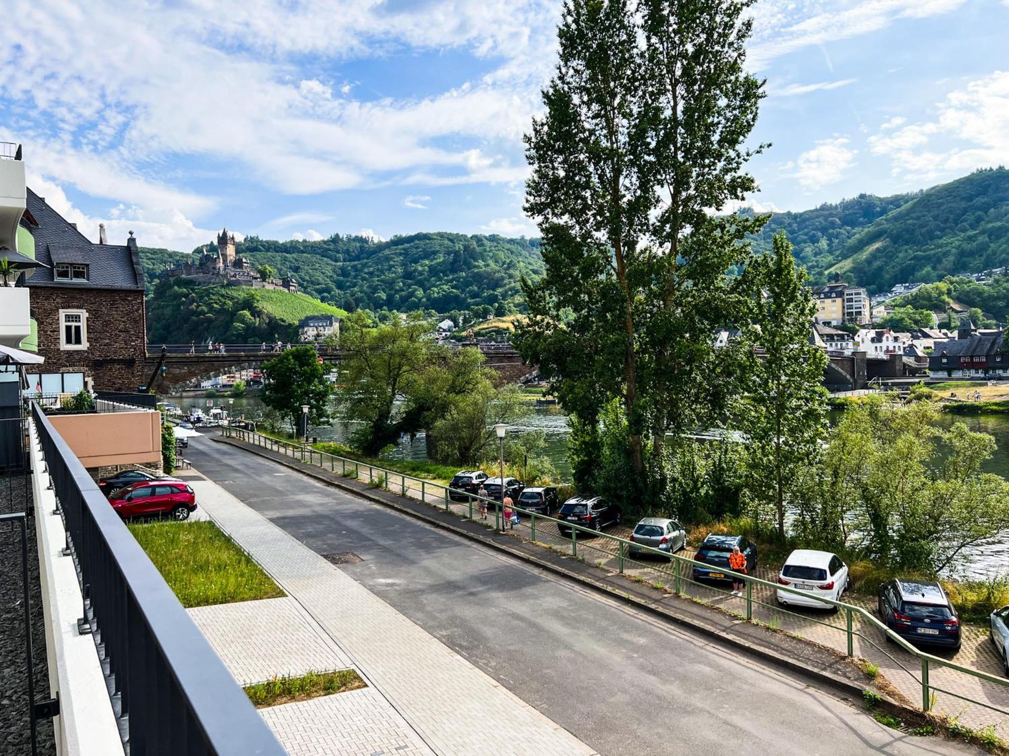 Moselblick I Ad Reichsburg Parkplatz 100M Marktplatz كوتشيم المظهر الخارجي الصورة